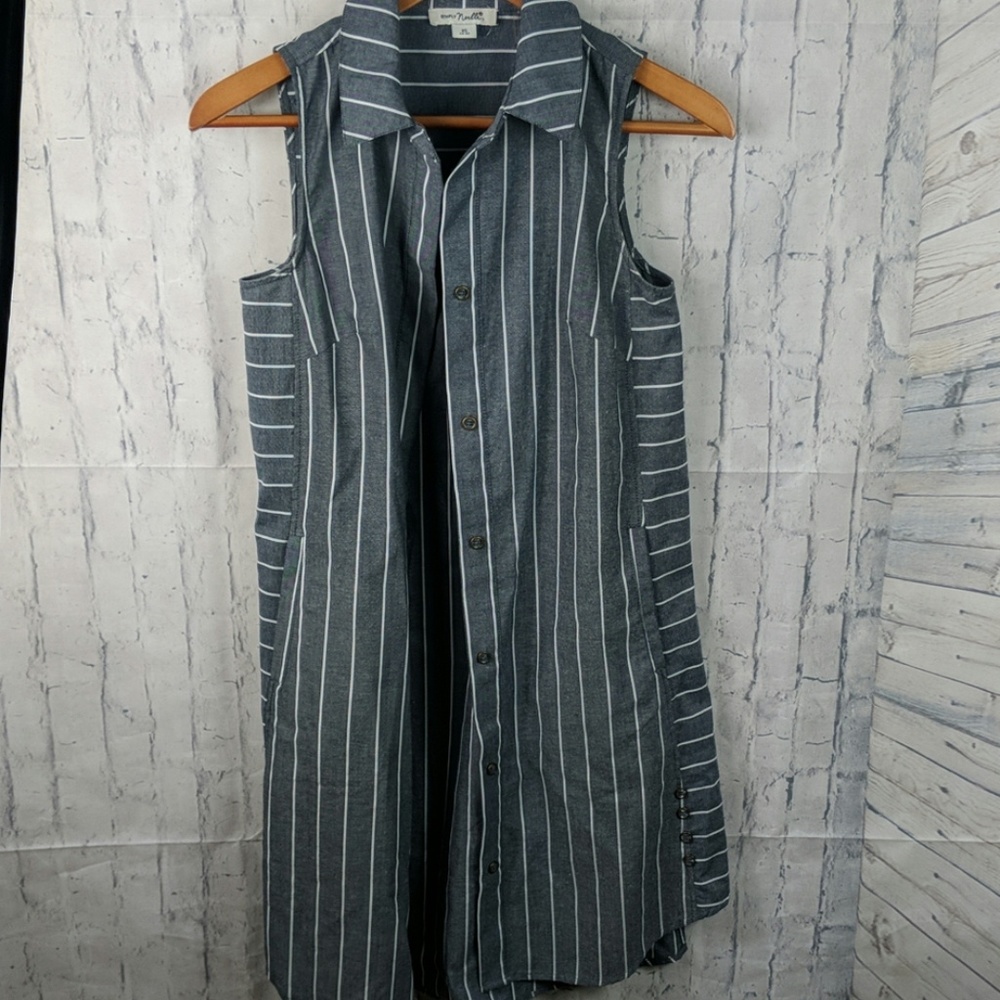 Simply Noelle button down long shirt